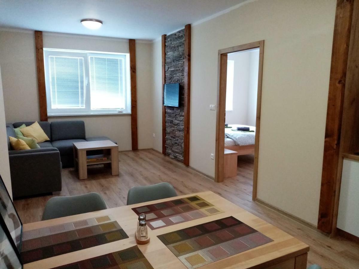 Elejan Apartman Bešeňová Kültér fotó
